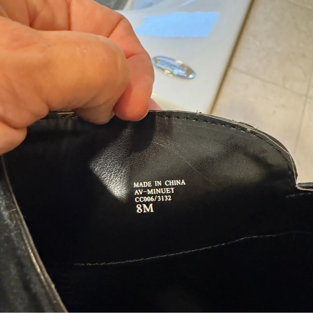 Black suede women’s  Adrienne Vittadini Minuet tall boot.  Size 8 - Picture 11 of 12